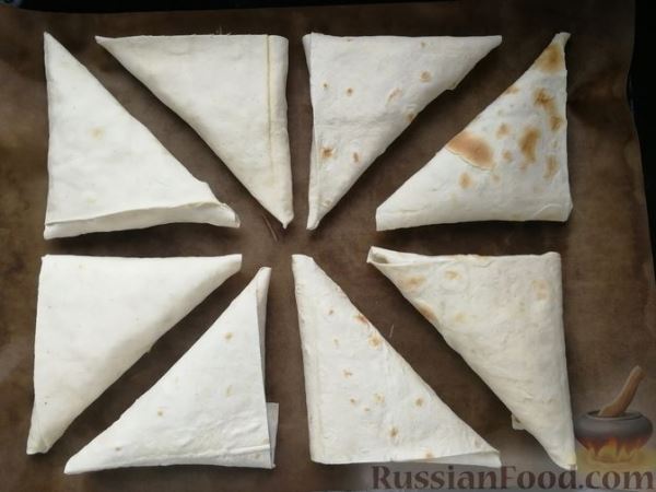 Пирожки из лаваша с тыквой, бужениной и сыром (в духовке)