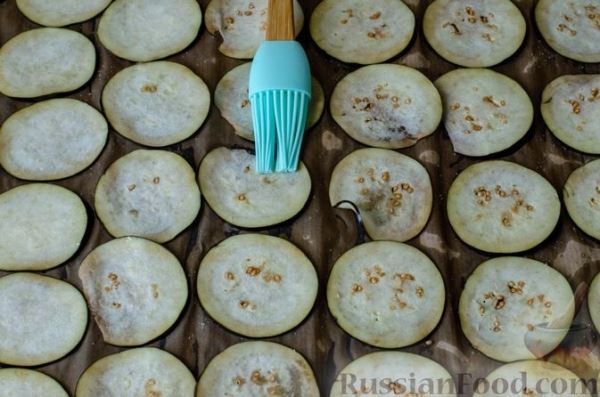 Приправа из сушёных баклажанов с розмарином и перцем чили (в духовке)