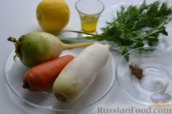 Салат из зеленой редьки, с морковью и редькой дайкон
